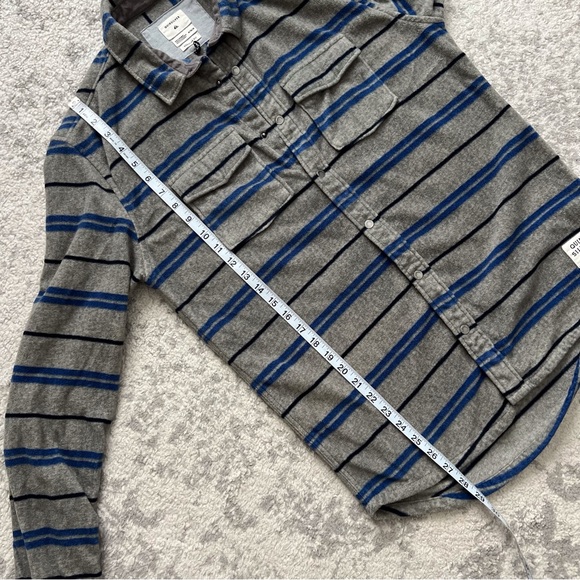 Quicksilver Men’s Surf Day’s Grey Blue Stripe Fleece Snap Front Shirt Medium - Picture 9 of 9